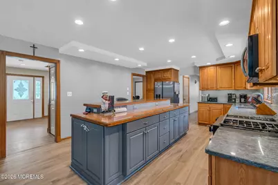 8 West Avenue, Old Bridge Township, NJ 08857 - Photo 22