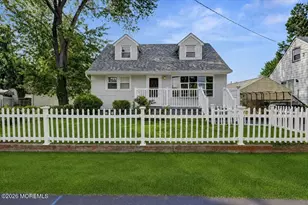 55 Rosewood Dr, Keyport, NJ 07735 - Photo 2