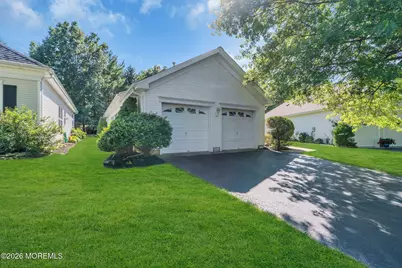27 Bellflower Drive, Lakewood, NJ 08701 - Photo 14