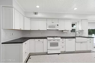126 Linnea Lane, Brick, NJ 08724 - Photo 8