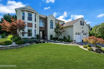 6 Johnny Drive, Farmingdale, NJ 07727 - Photo 2