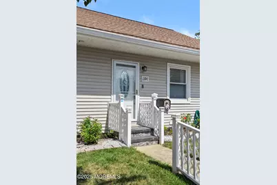 139 Wein Market #C, Freehold, NJ 07728 - Photo 8