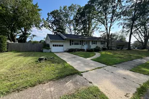 8 Corey Dr, Oakhurst, NJ 07755 - Photo 4