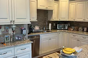 112 Pilatus Platz, Freehold, NJ 07728 - Photo 2