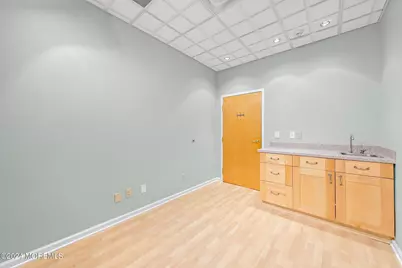 188 E Bergen Place, Red Bank, NJ 07701 - Photo 34