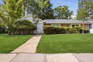 6A Carnation Dr, Lakewood, NJ 08701 - Photo 2