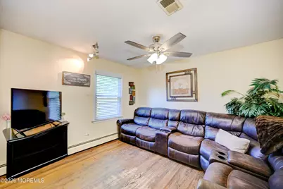 6 Jefferson Court, Freehold, NJ 07728 - Photo 18