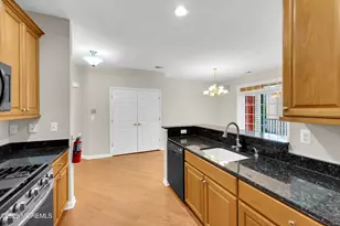 632 Sophee Ln, Lakewood, NJ 08701 - Photo 10