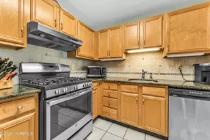 1029 Wedgewood Cir, Middletown, NJ 07718 - Photo 10