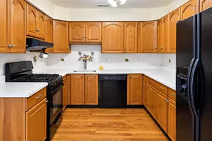 4 Hawthorne Ct, Freehold, NJ 07728 - Photo 2