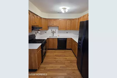 4 Hawthorne Court, Freehold, NJ 07728 - Photo 2