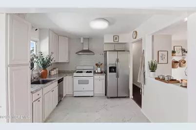 816 Berkeley Avenue, Beachwood, NJ 08722 - Photo 6