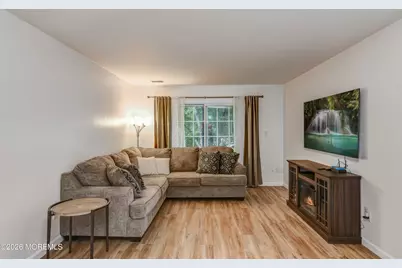 431 Hampton Court, Englishtown, NJ 07726 - Photo 6