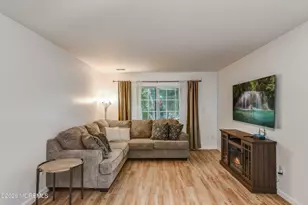 431 Hampton Ct, Englishtown, NJ 07726 - Photo 6