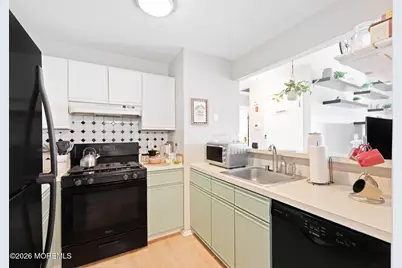 24 Crop Court, Tinton Falls, NJ 07753 - Photo 10