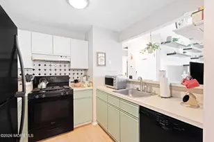 24 Crop Ct, Tinton Falls, NJ 07753 - Photo 10