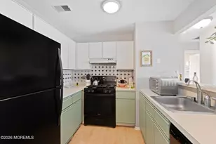 24 Crop Ct, Tinton Falls, NJ 07753 - Photo 8