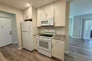 18 Pine Cluster Cir, Manalapan Township, NJ 07726 - Photo 2