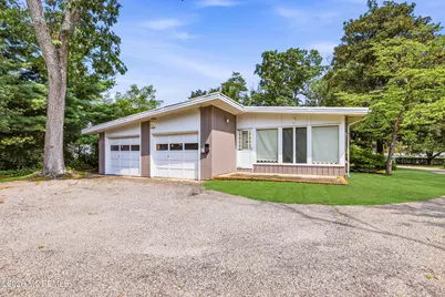 408 S Lake Drive, Lakewood, NJ 08701 - Photo 4