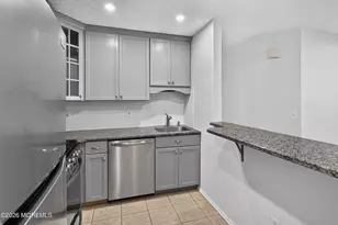 92 Des Moines Ct, Tinton Falls, NJ 07712 - Photo 2