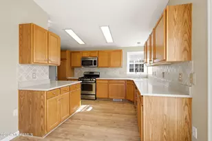 99 Oak Ridge Ln, Manahawkin, NJ 08050 - Photo 10