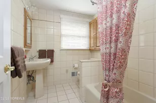 124 Princess Anne Dr, Freehold, NJ 07728 - Photo 32