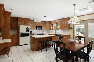 124 Princess Anne Dr, Freehold, NJ 07728 - Photo 14