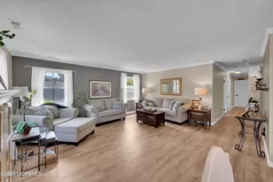25 Ryan Rd, Manalapan Township, NJ 07726 - Photo 8