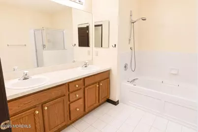 526 Saint Andrews Place, Manalapan Township, NJ 07726 - Photo 8