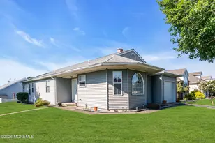 18 Prince Charles Dr, Toms River Township, NJ 08757 - Photo 2
