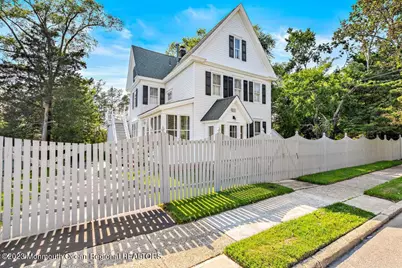 388 S Green Street, Tuckerton, NJ 08087 - Photo 2
