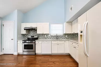 10 Madison Court, Manalapan Township, NJ 07726 - Photo 8