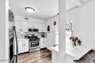 38 Devon Ct, Robbinsville Township, NJ 08691 - Photo 8