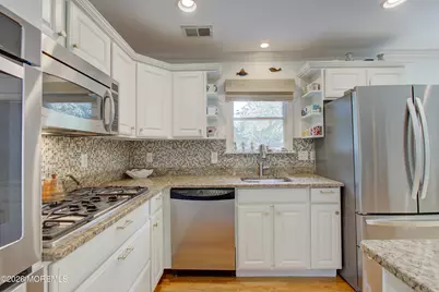 59 W Washington Avenue, Atlantic Highlands, NJ 07716 - Photo 12