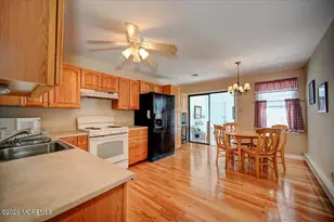 42 Piazza Correale, Freehold, NJ 07728 - Photo 20