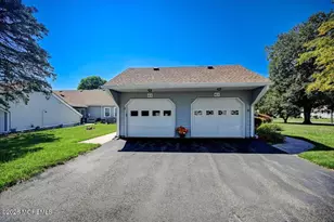 42 Piazza Correale, Freehold, NJ 07728 - Photo 8