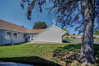 42 Piazza Correale #B, Freehold, NJ 07728 - Photo 6