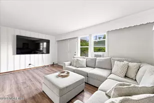22 Barker Ave, Shrewsbury, NJ 07724 - Photo 6