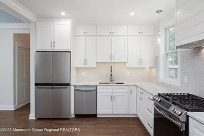 55 Hudson Avenue, Red Bank, NJ 07701 - Photo 12