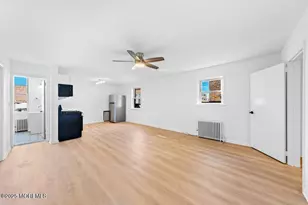 10 Monmouth St, Red Bank, NJ 07701 - Photo 2