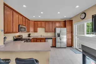 34 Chatsworth Rd, Manalapan Township, NJ 07726 - Photo 12