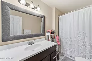 8 Cooper Ct, Freehold, NJ 07728 - Photo 24