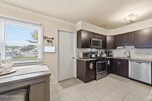 8 Cooper Ct, Freehold, NJ 07728 - Photo 10