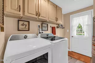 10 Garrett Pl, New Monmouth, NJ 07748 - Photo 32