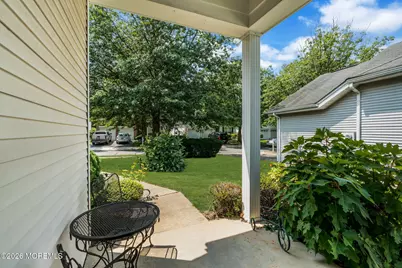 16 Bellflower Drive, Lakewood, NJ 08701 - Photo 6