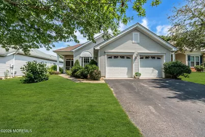 16 Bellflower Drive, Lakewood, NJ 08701 - Photo 4