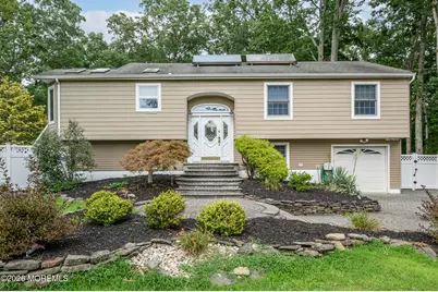 24 Claire Circle, Howell Township, NJ 07731 - Photo 4