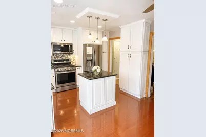 565 Sumner Avenue, Belford, NJ 07718 - Photo 10