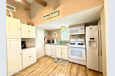 8 Brunswick Place, Point Pleasant Beach, NJ 08742 - Photo 16