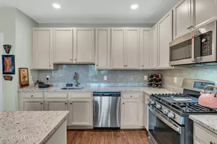 7 Centre St, Ocean Twp, NJ 07712 - Photo 10